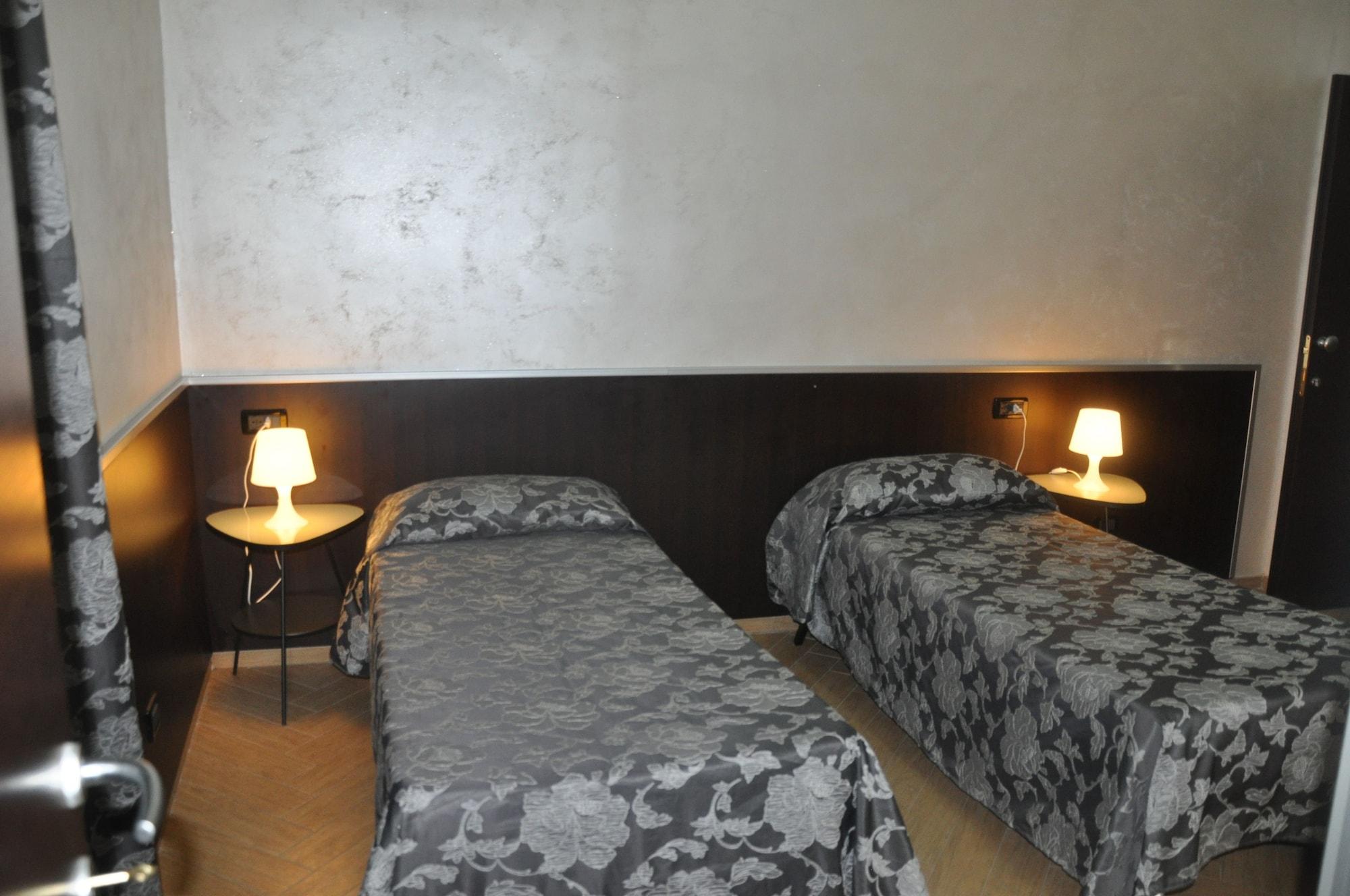 Funny Palace Hostel Rome Exterior photo