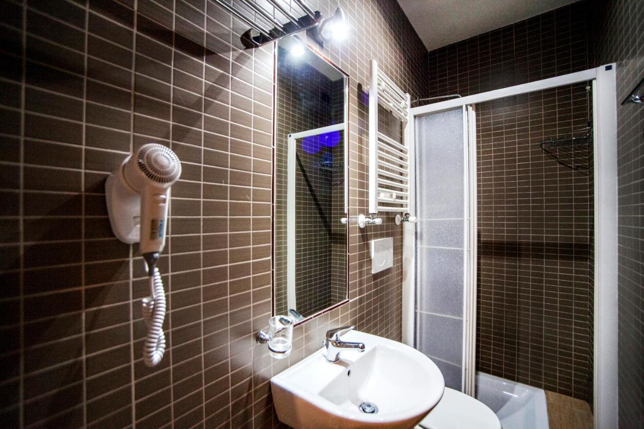 Funny Palace Hostel Rome Exterior photo